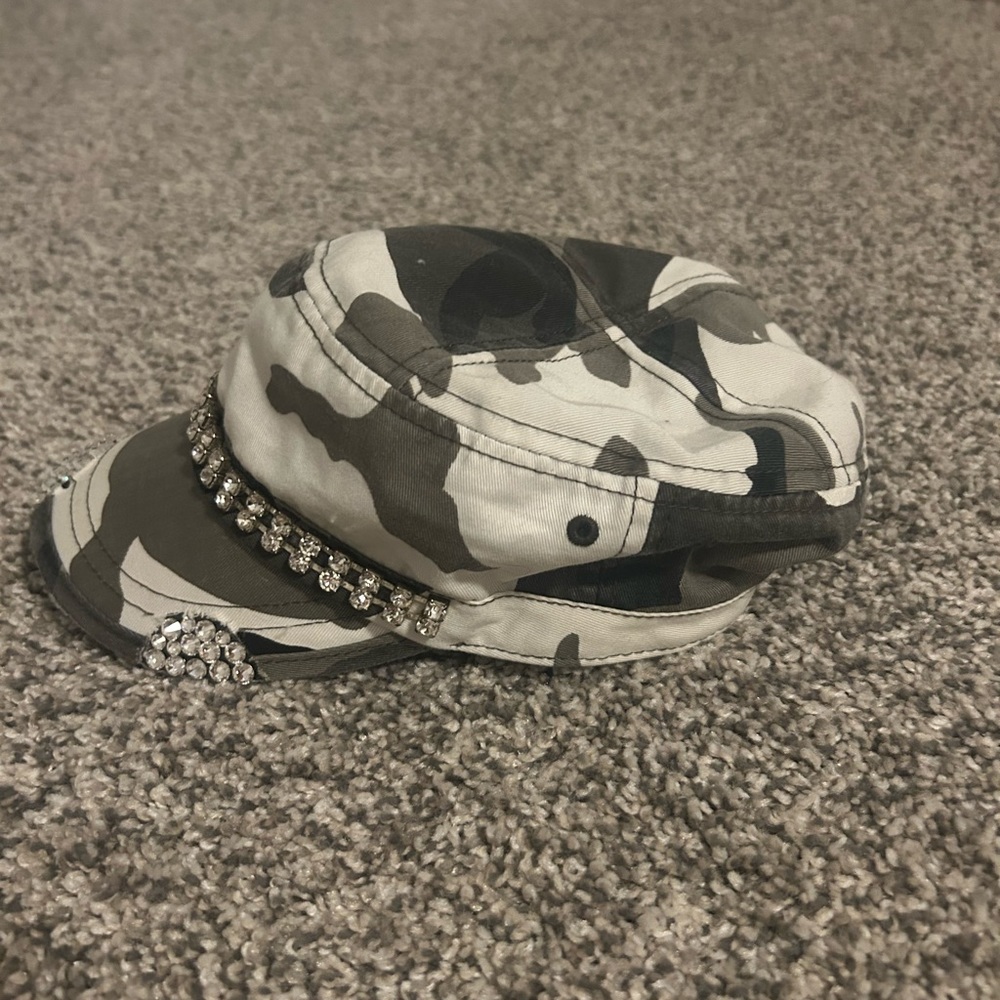 Hat - Picture 2 of 3
